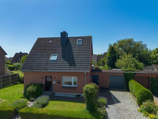 Haus zum Kauf 190.000 € 5 Zimmer 658 m² Grundstück Heide Heide 25746