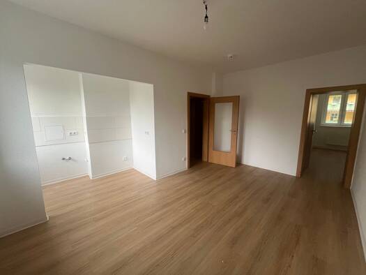 Wohnung zur Miete 279 € 2,5 Zimmer 50 m² 3 Geschosse frei ab sofort Heinrich-Heine-Straße 63 Pölbitz Zwickau 08058