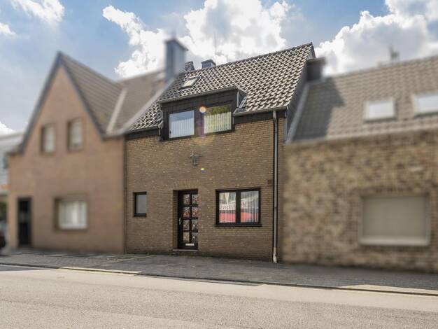 Reihenmittelhaus zum Kauf 339.000 € 3,5 Zimmer 100 m² 295 m² Grundstück Norf Neuss 41469
