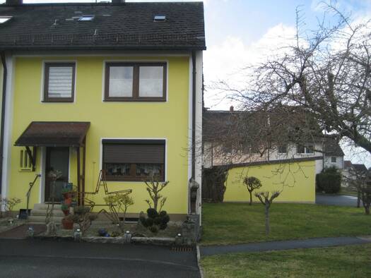 Reihenhaus zur Miete 995 € 6 Zimmer 120 m² 430 m² Grundstück frei ab sofort Neißer Str.  12 Selb Selb 95100