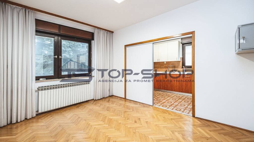 Haus zur Miete 8.000 € 18 Zimmer 800 m² Tuskanac