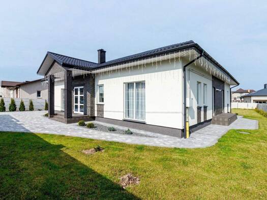 Bungalow zum Kauf - Erstbezug provisionsfrei 385.000 € 4 Zimmer 125 m² 420 m² Grundstück Nietleben Halle 06122