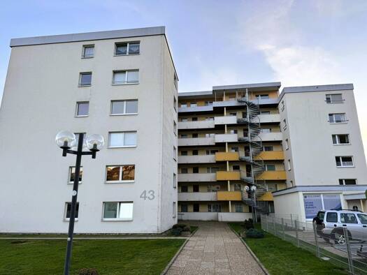 Wohnung zum Kauf provisionsfrei 99.000 € 1 Zimmer 33 m² Geschoss 10/11 frei ab sofort Titiseestraße 43 Neustadt Titisee-Neustadt 79822