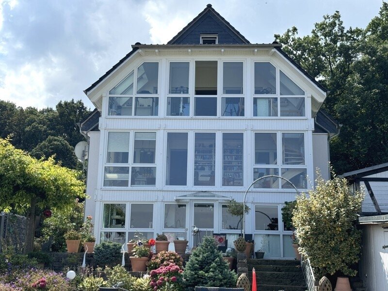 Einfamilienhaus zum Kauf 549.000 € 8 Zimmer 217 m²<br/>Wohnfläche 1.001 m²<br/>Grundstück Barsinghausen - Süd Barsinghausen 30890