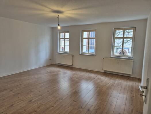 Wohnung zur Miete 400 € 4 Zimmer 73 m² Dachgeschoss, 2. Geschoss frei ab sofort Kirchplatz 9 Leisnig Leisnig 04703