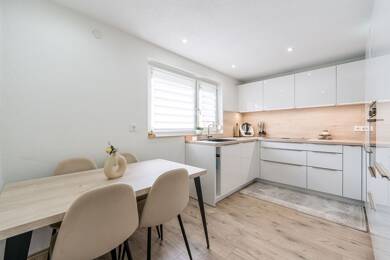Wohnung zum Kauf 238.000 € 4 Zimmer 83 m² 1. Geschoss Erzingen Klettgau 79771