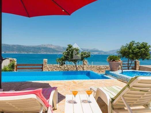 Haus zum Kauf 1.225.000 € 7 Zimmer 260 m² Ciovo, Trogir Trogir