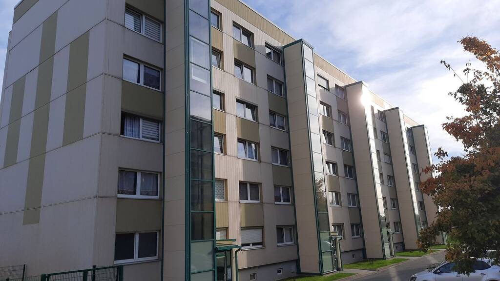 Studio zur Miete 209 € 1 Zimmer 34,8 m² 4. Geschoss frei ab sofort Grüner Weg 32 Crimmitschau 08451