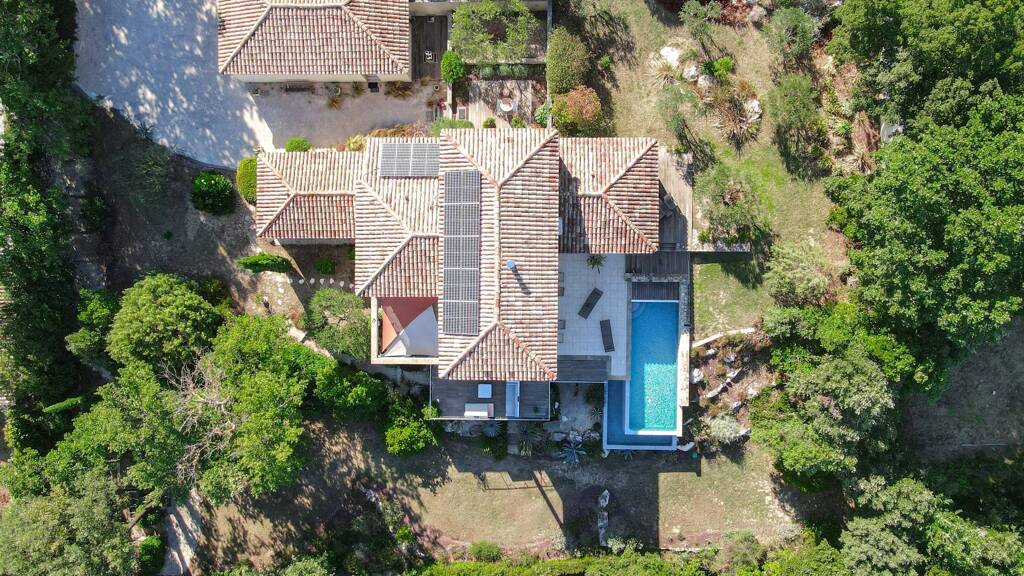 Einfamilienhaus zum Kauf 990.000 € 7 Zimmer 219,6 m² 2.573 m² Grundstück UZES 30700