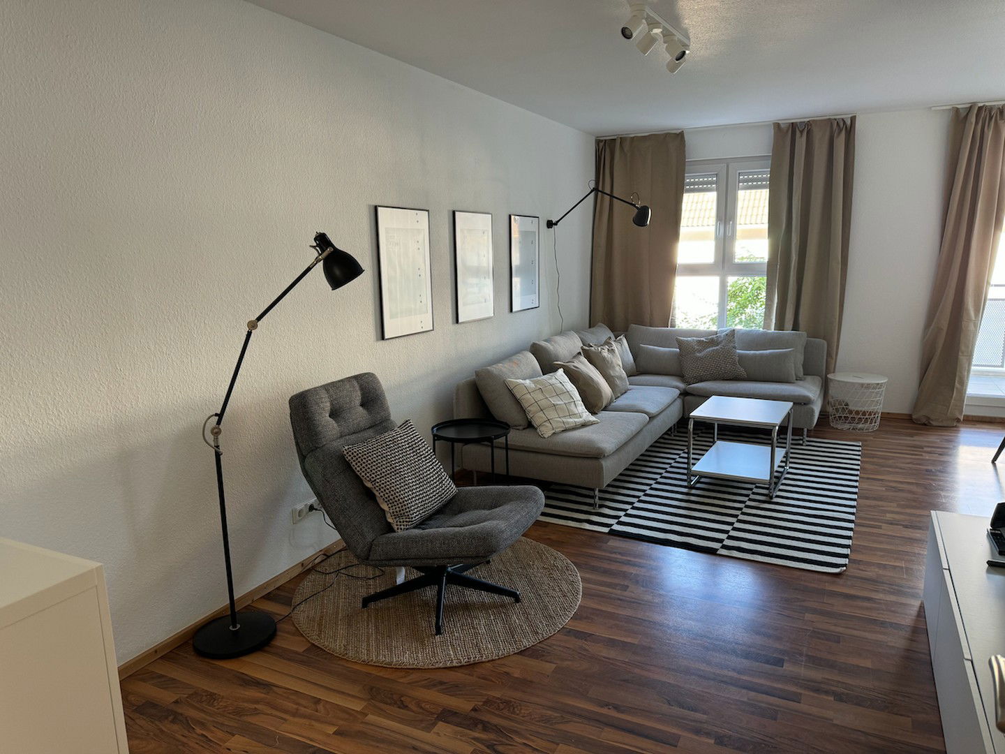 Wohnung zur Miete Wohnen auf Zeit 1.790 € 2 Zimmer 67,4 m²<br/>Wohnfläche 07.12.2024<br/>Verfügbarkeit Oberurseler Weg 3 Niederursel Frankfurt 60439