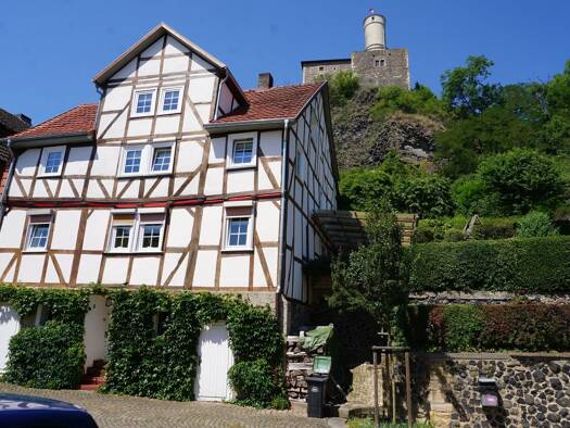 Einfamilienhaus zum Kauf 185.000 € 8 Zimmer 206 m² 1.018 m² Grundstück Felsberg 34587