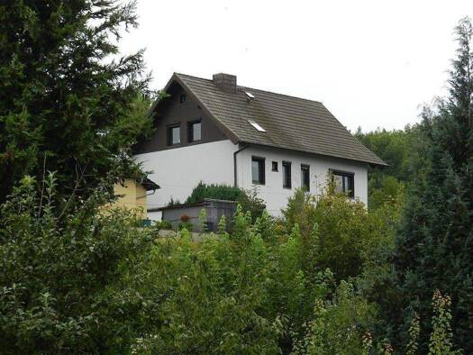 Einfamilienhaus zum Kauf 259.000 € 5 Zimmer 120 m² 2.571 m² Grundstück frei ab sofort Saalfeld Saalfeld/Saale 07318