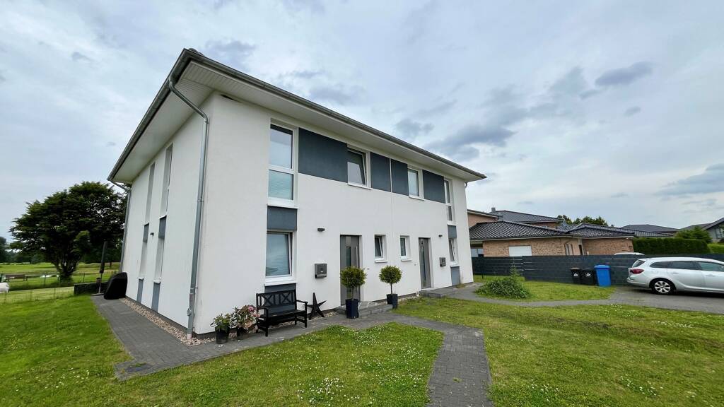 Doppelhaushälfte zum Kauf 459.000 € 4,5 Zimmer 123 m² 543 m² Grundstück Bad Bramstedt 24576