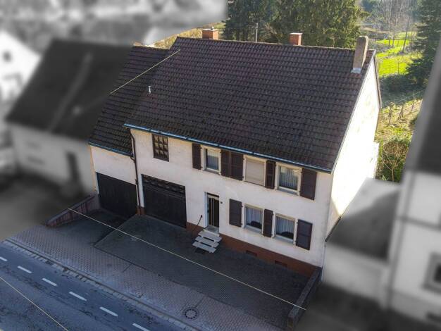 Mehrfamilienhaus zum Kauf 195.000 € 6 Zimmer 178 m² 1.222 m² Grundstück Dillinger Straße 18 Diefflen Dillingen/Saar 66763