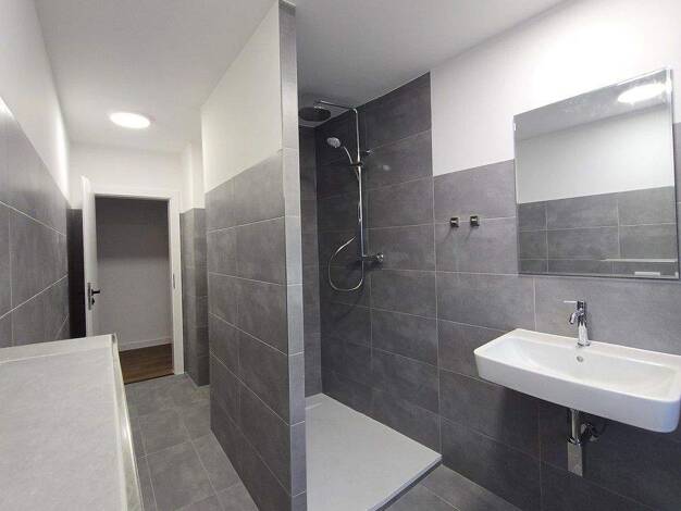 Wohnung zur Miete 1.250 € 4 Zimmer 95 m² 2. Geschoss Ulrideshuser Straße 30 Nikolausberg Göttingen 37077