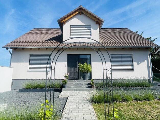 Einfamilienhaus zum Kauf provisionsfrei 599.000 € 5 Zimmer 144 m² 631 m² Grundstück Hirschlanden Rosenberg 74749
