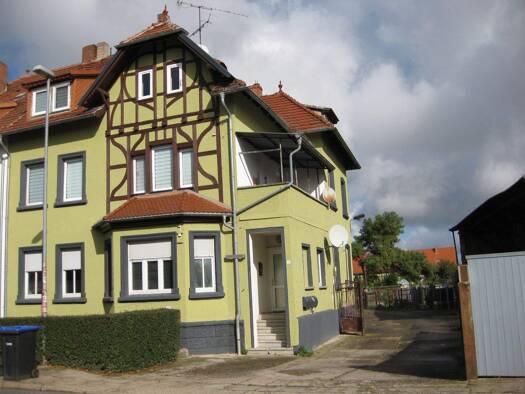 Mehrfamilienhaus zum Kauf 200.000 € 377 m² 1.765 m² Grundstück frei ab sofort Heldrungen 06577