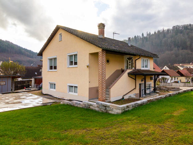 Einfamilienhaus zum Kauf 470.000 € 5 Zimmer 140 m² 892 m² Grundstück Zell Zell im Wiesental 79669