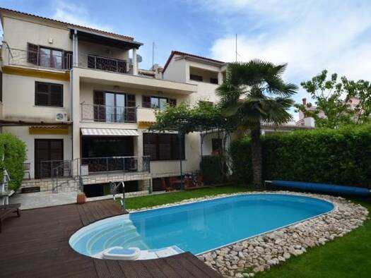 Mehrfamilienhaus zum Kauf 800.000 € 12 Zimmer 267 m² 323 m² Grundstück Rovinj 52210