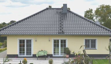 Bungalow zum Kauf provisionsfrei 4 Zimmer 106 m² 1.240 m² Grundstück Lauchhammer Lauchhammer 01979