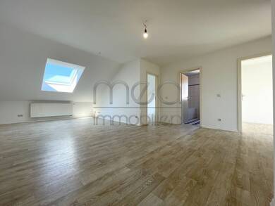 Wohnung zur Miete 480 € 4 Zimmer 90 m² Dachgeschoss frei ab sofort Furth Furth im Wald 93437
