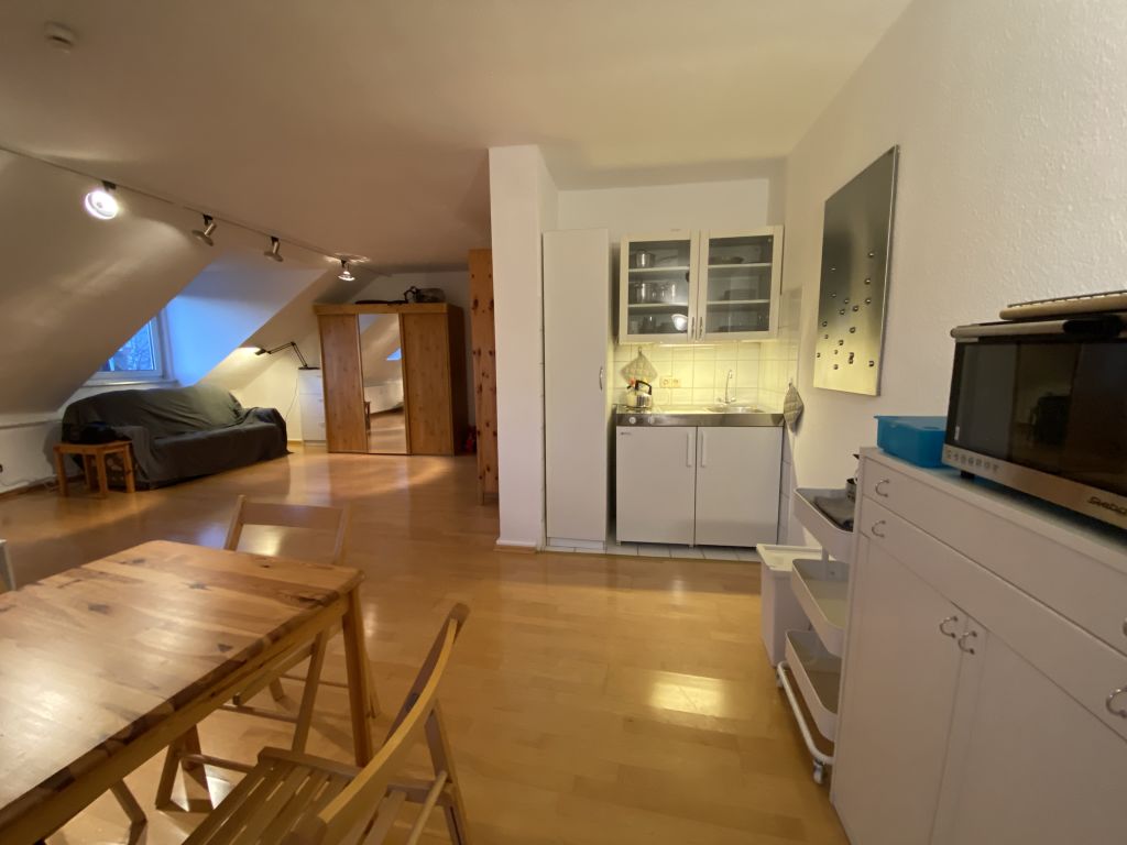 Wohnung zur Miete Wohnen auf Zeit 1.190 € 1 Zimmer 45 m²<br/>Wohnfläche 01.03.2025<br/>Verfügbarkeit Elkenbachstraße Nordend - Ost Frankfurt am Main 60316