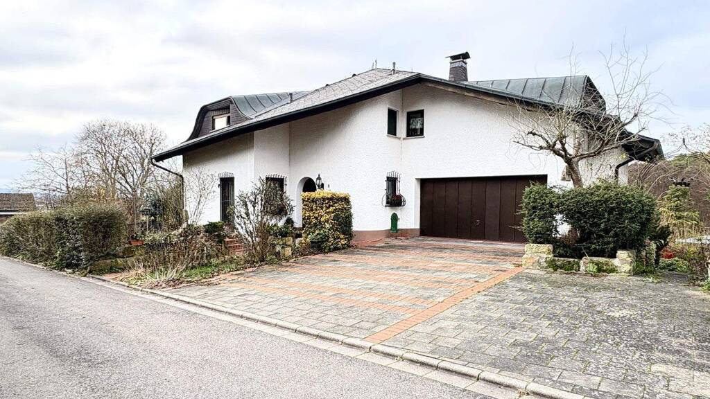 Einfamilienhaus zum Kauf 635.000 € 7,5 Zimmer 266 m² 804 m² Grundstück frei ab sofort Strullendorf 96129