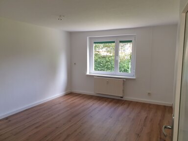 Wohnung zur Miete 317,52 € 2 Zimmer 52,9 m² Pausitzer Delle Riesa 01589