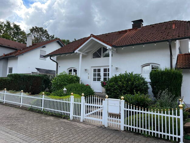 Einfamilienhaus zum Kauf provisionsfrei 829.000 € 4 Zimmer 186 m² 747 m² Grundstück Langenbrücken Bad Schönborn 76669