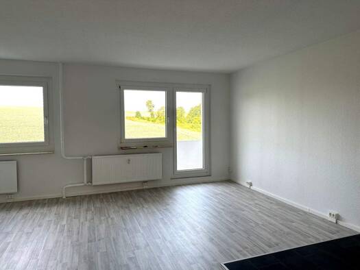 Wohnung zur Miete 410 € 4 Zimmer 68,3 m² 2. Geschoss frei ab sofort Außenring 16 Thurm Mülsen 08132