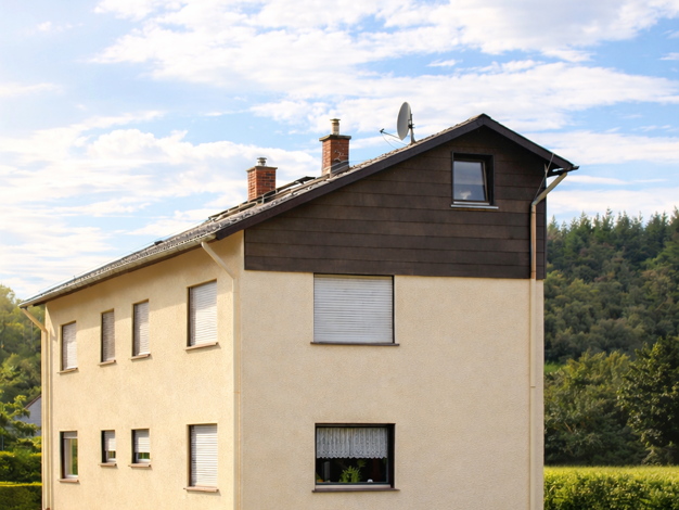 Haus zum Kauf 320.000 € 10 Zimmer 221 m² 918 m² Grundstück Bersrod Reiskirchen 35447