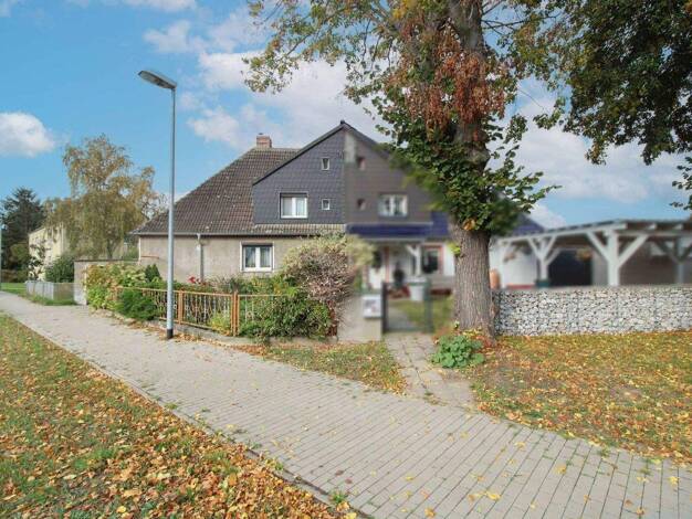 Doppelhaushälfte zum Kauf 45.000 € 4 Zimmer 95,1 m² 849,1 m² Grundstück Atzendorf Staßfurt 39444