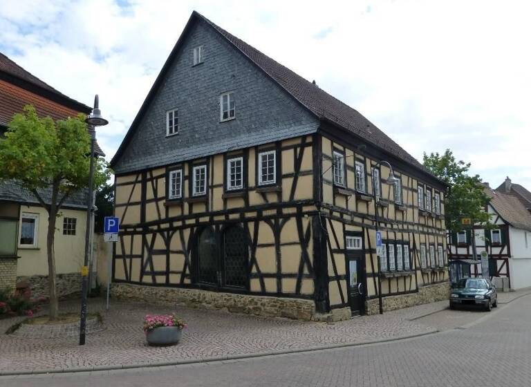 Mehrfamilienhaus zum Kauf 295.000 € 3 Zimmer 265 m²<br/>Wohnfläche 506 m²<br/>Grundstück Ober-Rosbach Rosbach 61191