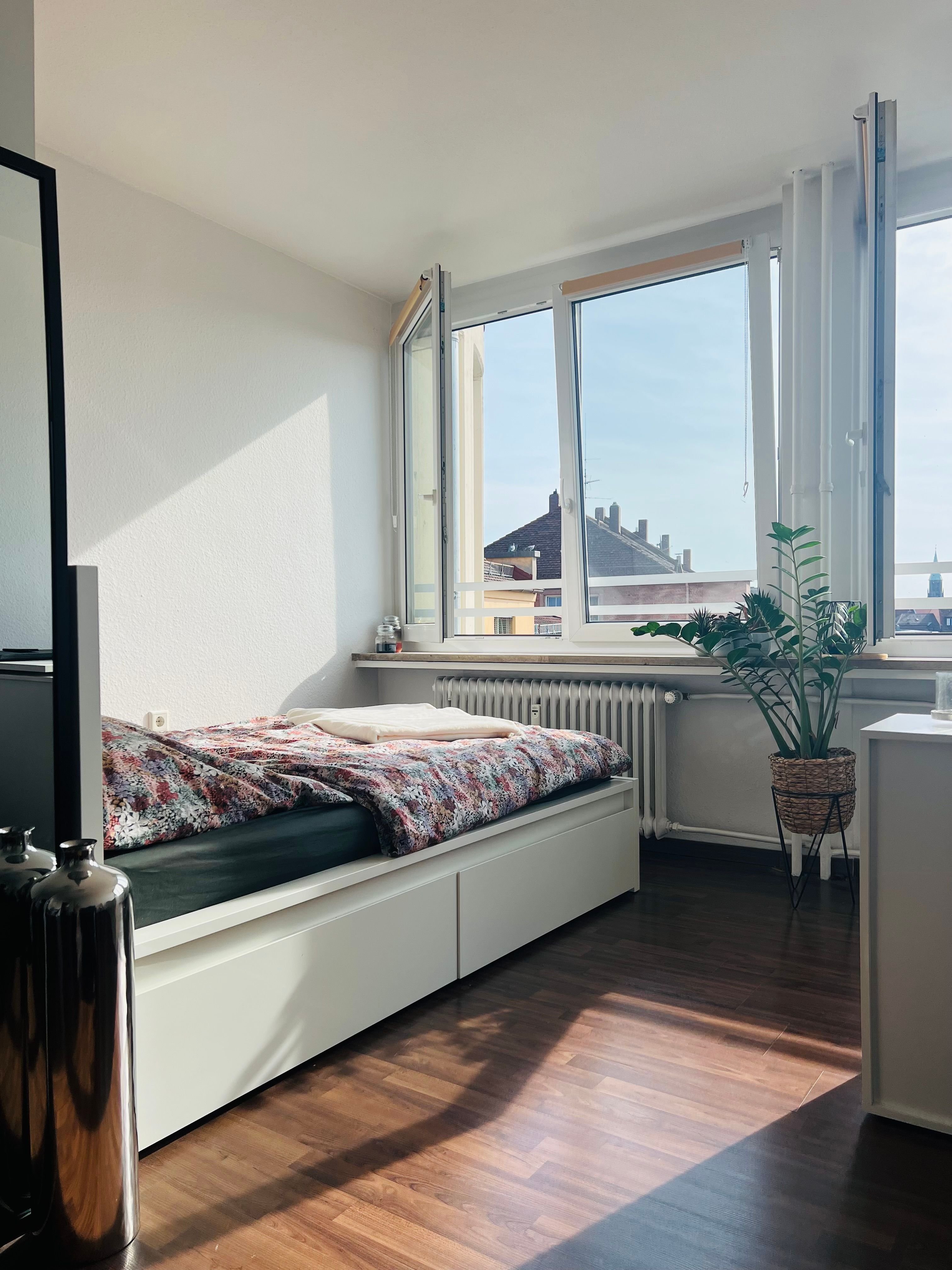 Studio zur Miete 430 € 1 Zimmer 32,5 m²<br/>Wohnfläche 3.<br/>Geschoss ab sofort<br/>Verfügbarkeit Schweiggerstraße 2 Glockenhof Nürnberg 90478