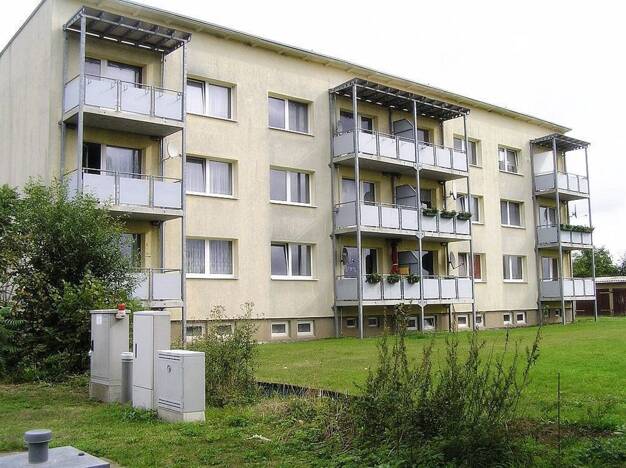 Wohnung zur Miete 420 € 3 Zimmer 64,1 m² 1. Geschoss frei ab 01.09.2025 Rosenweg 3 Suckow Güstrow 18273