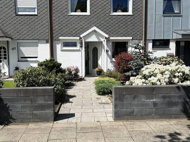 Reihenmittelhaus zum Kauf provisionsfrei 339.000 € 5 Zimmer 150 m² 230 m² Grundstück Kattenesch Süd 28277