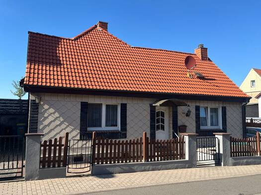 Einfamilienhaus zum Kauf 35.000 € 5 Zimmer 95 m² 149 m² Grundstück Langenfeld Bad Salzungen 36433