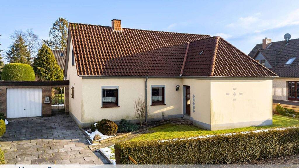 Oldenburg: Handwerker aufgepasst! Solides EFH mit tollem Grundstück!Obj.9316