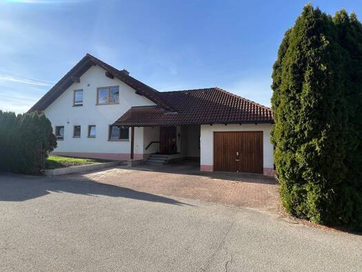 Mehrfamilienhaus zum Kauf 549.000 € 8 Zimmer 219 m² 645 m² Grundstück frei ab 01.03.2026 Dunningen 78655