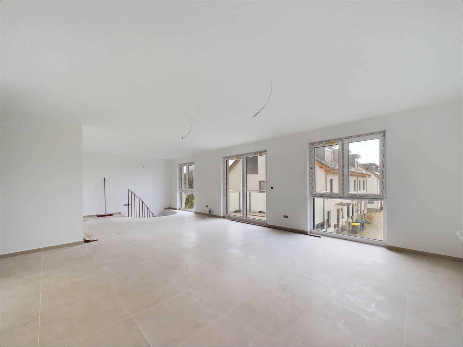 Maisonette zur Miete 1.850 € 5 Zimmer 139 m²<br/>Wohnfläche EG<br/>Geschoss ab sofort<br/>Verfügbarkeit Damm Aschaffenburg / Damm 63741