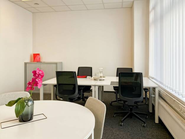 Bürofläche zur Miete provisionsfrei 979 € 15 m² Bürofläche Curiestraße 2 Vaihingen Stuttgart 70563