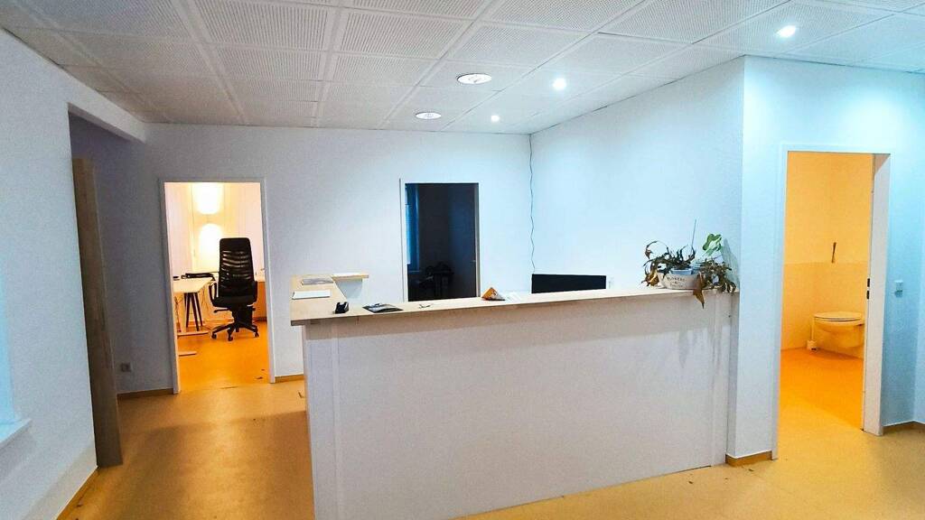 Bürofläche zur Miete 1.400 € 5 Zimmer 141 m² Bürofläche Thielenplatz 3 A Uetze 31311