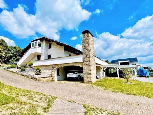 Bauernhof zum Kauf 995.000 € 330 m² 28.109 m² Grundstück Hosenfeld 36154