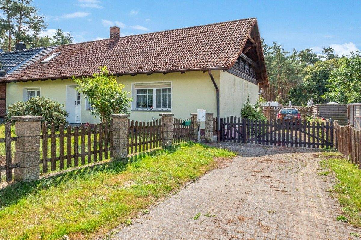 Immobilie in Aland - Provisionsfrei - Gepflegtes Einfamilienhaus auf großzügigem Grundstück mit Terrasse, Balkon und Pool - Bild 0
