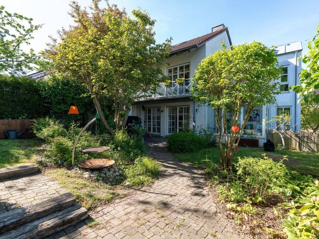 Reihenendhaus zum Kauf provisionsfrei 790.000 € 8 Zimmer 220 m² 580 m² Grundstück frei ab 01.04.2026 Altvaterweg 1 Sinzing 93161
