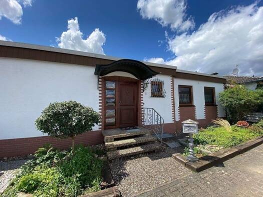 Einfamilienhaus zum Kauf 649.000 € 5 Zimmer 131 m² 364 m² Grundstück Delkenheim Wiesbaden 65205