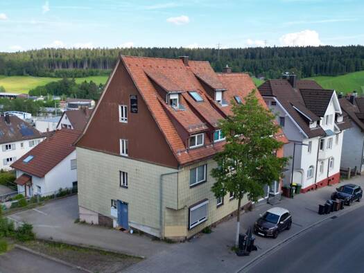 Haus zum Kauf als Kapitalanlage geeignet 400.000 € 22 Zimmer 395 m² 467 m² Grundstück Stadtgebiet Sankt Georgen im Schwarzwald 78112