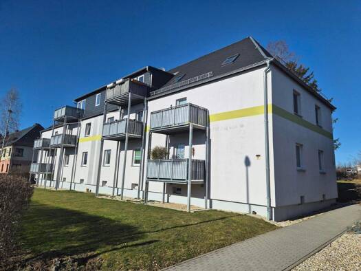 Wohnung zur Miete 630 € 3 Zimmer 81,3 m² EG frei ab 15.03.2026 Herlasgrüner Straße 42 Treuen 08233