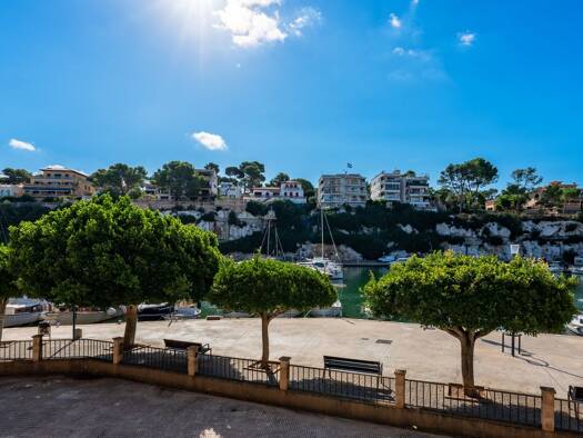 Terrassenwohnung zur Miete provisionsfrei 2.150 € 3 Zimmer 86 m² Porto 07680