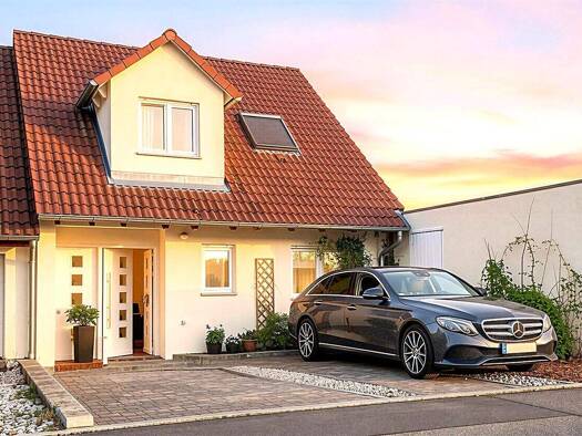 Doppelhaushälfte zum Kauf provisionsfrei 998.000 € 8 Zimmer 241 m² 486 m² Grundstück Holzgerlingen 71088